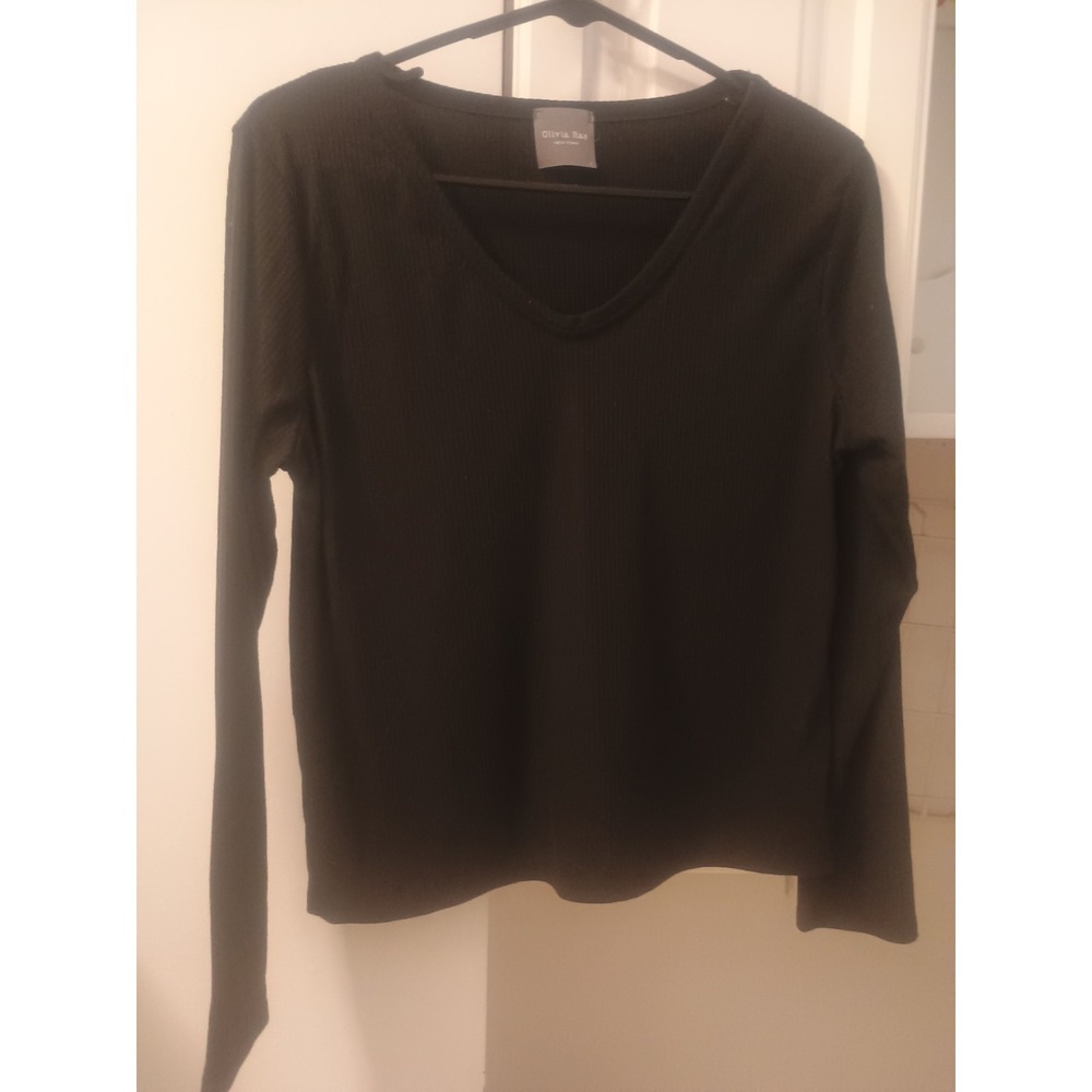 Women's Olivia Rae New York Black Vneck Ribbed Long Sleeve Shirt